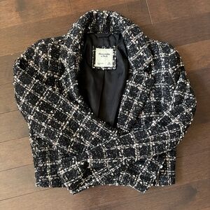 Abercrombie & Fitch cropped blazer